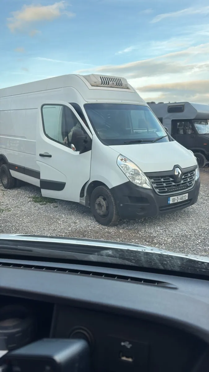 Renault master fridge van - Image 1