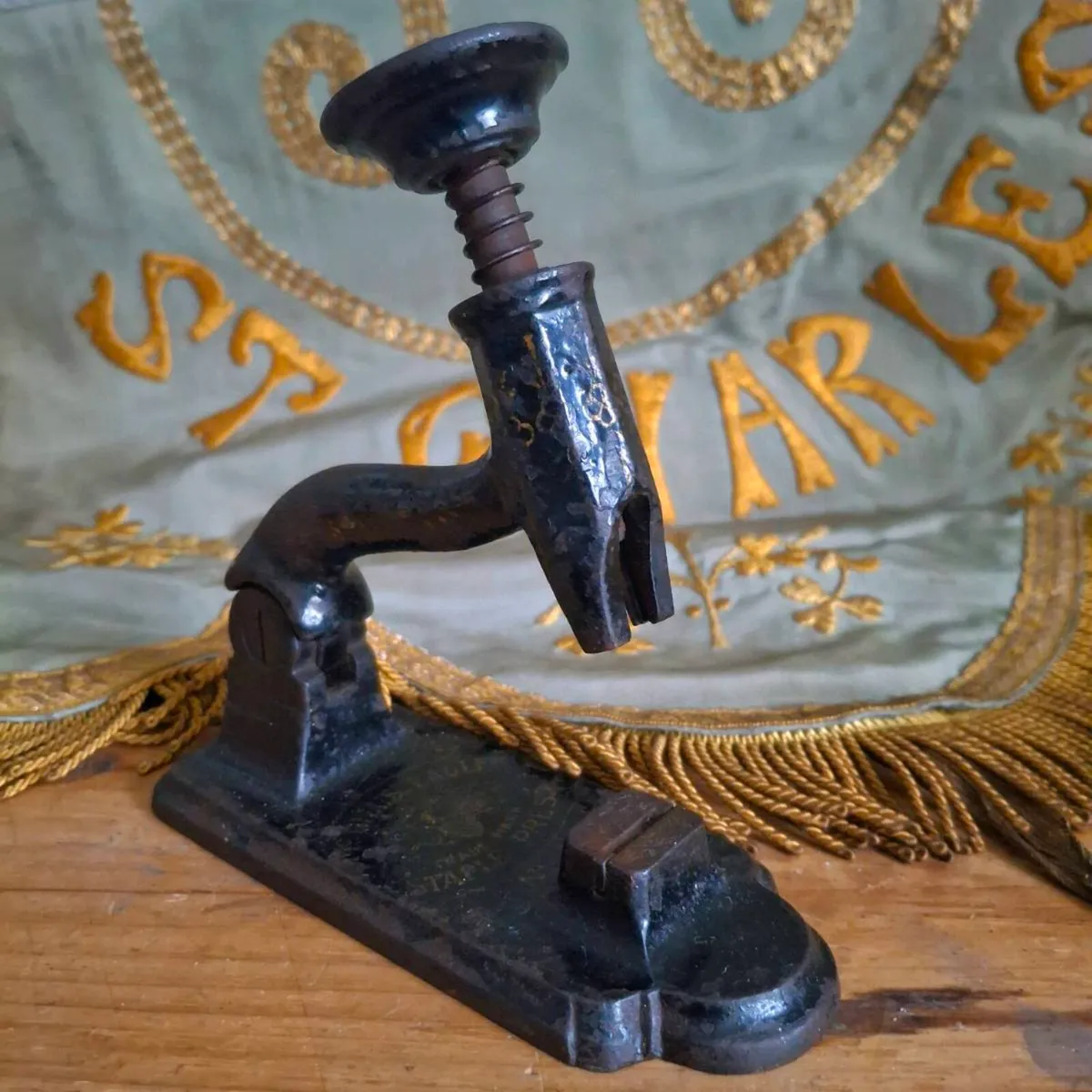 Victorian McGill's Eagle No. 1 Staple Press - Image 3