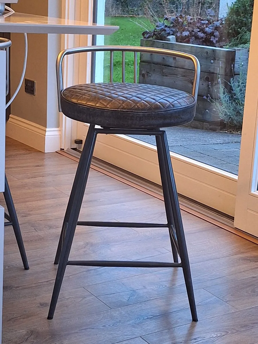 Kitchen high chairs - Image 1