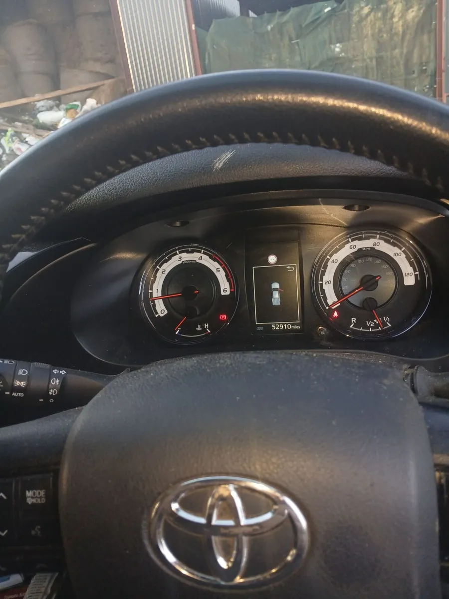 Toyota Hilux 2020 - Image 3