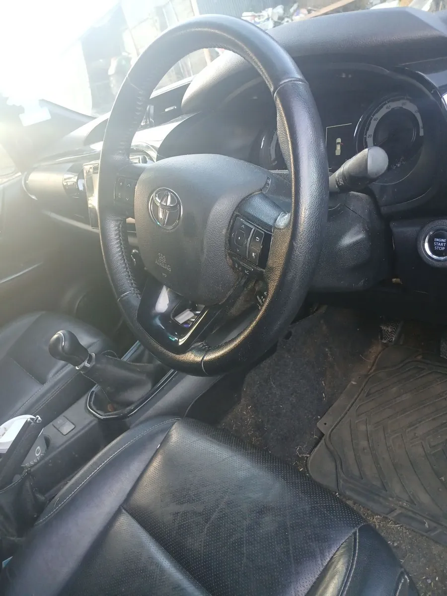 Toyota Hilux 2020 - Image 4