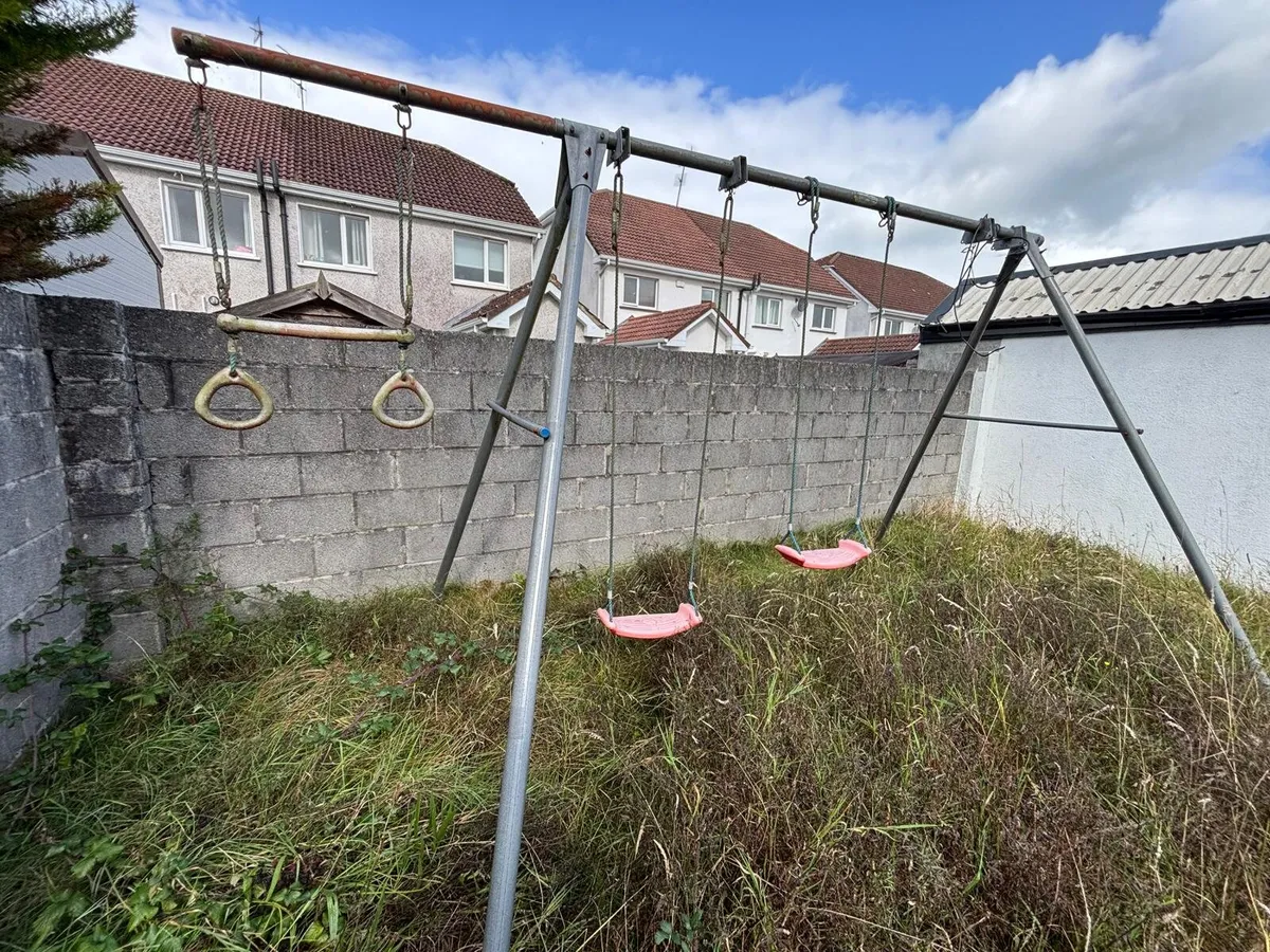 Child's Swing - Image 1
