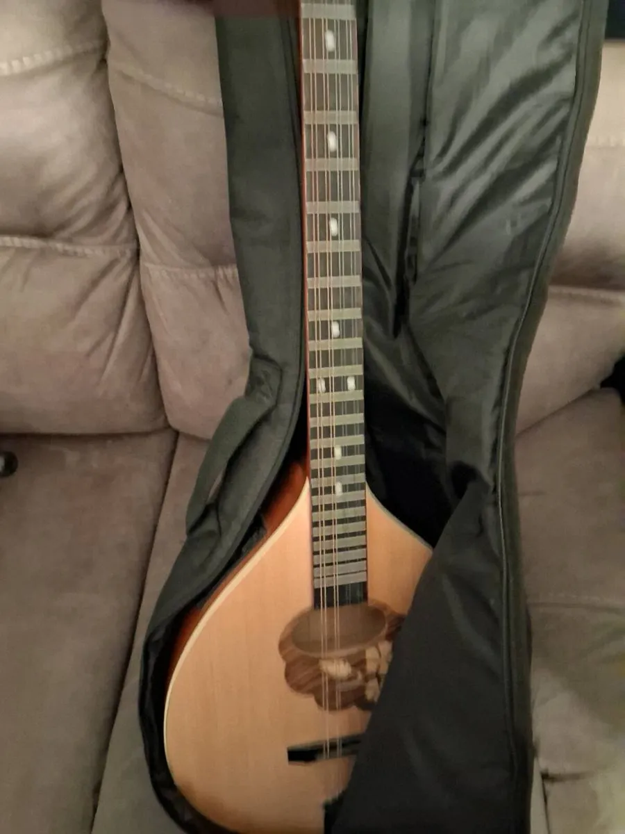 Irish bouzouki. - Image 1