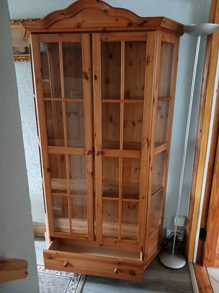 Big beautiful display cabinet - Image 3