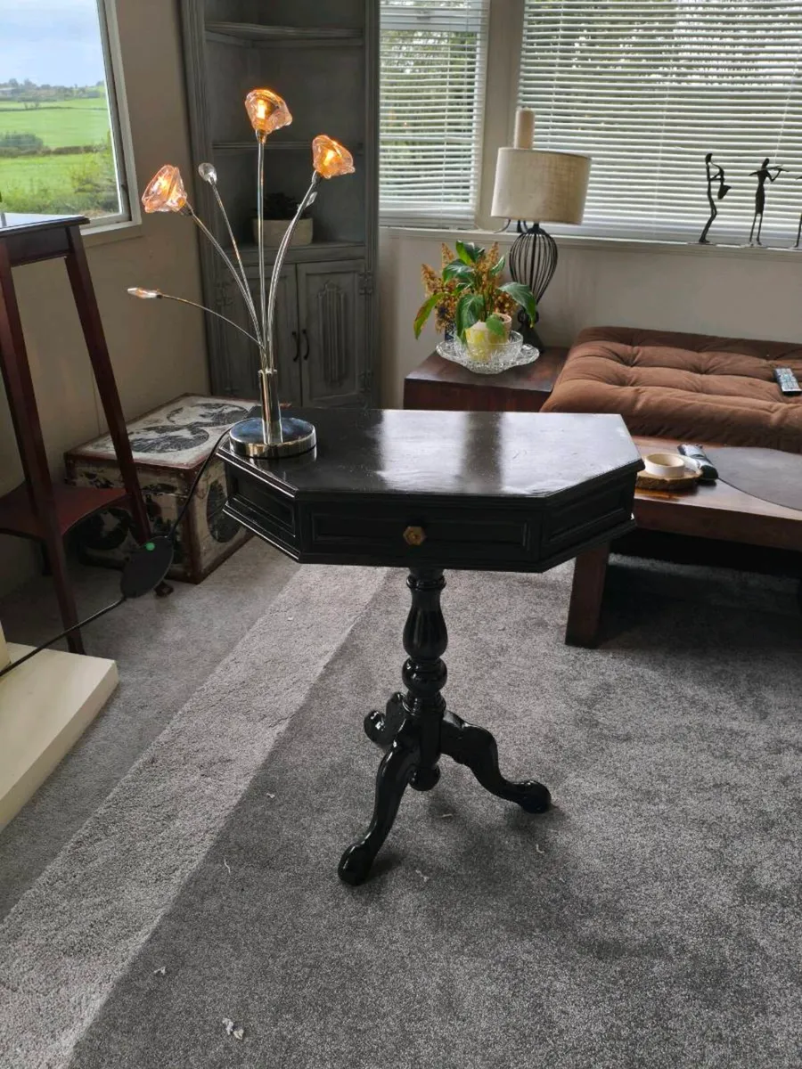 Lamp table 45 euro both - Image 1