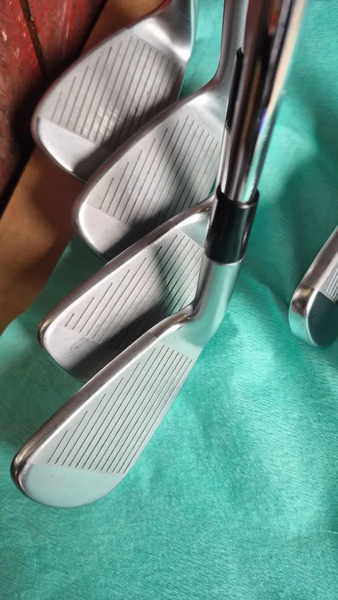 Taylormade P790 Fordged Irons - Image 3