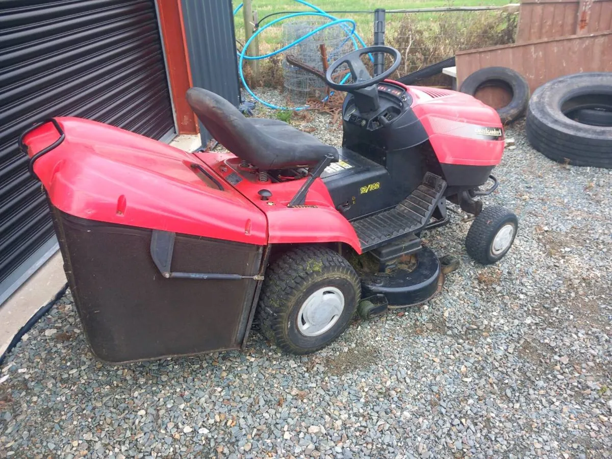 Ride on lawnmower - Image 3