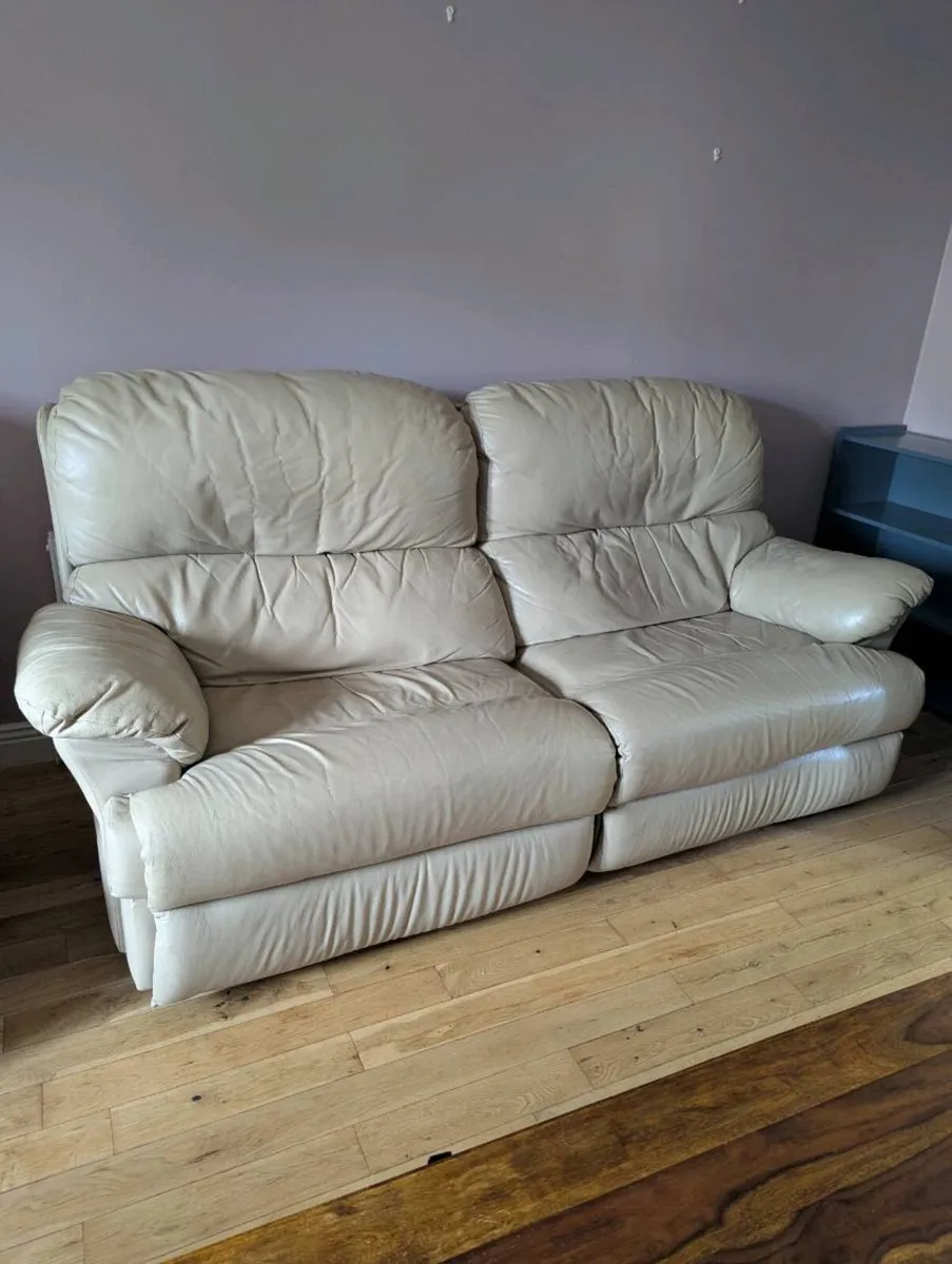 Sofa & 2 Armchairs - Image 1