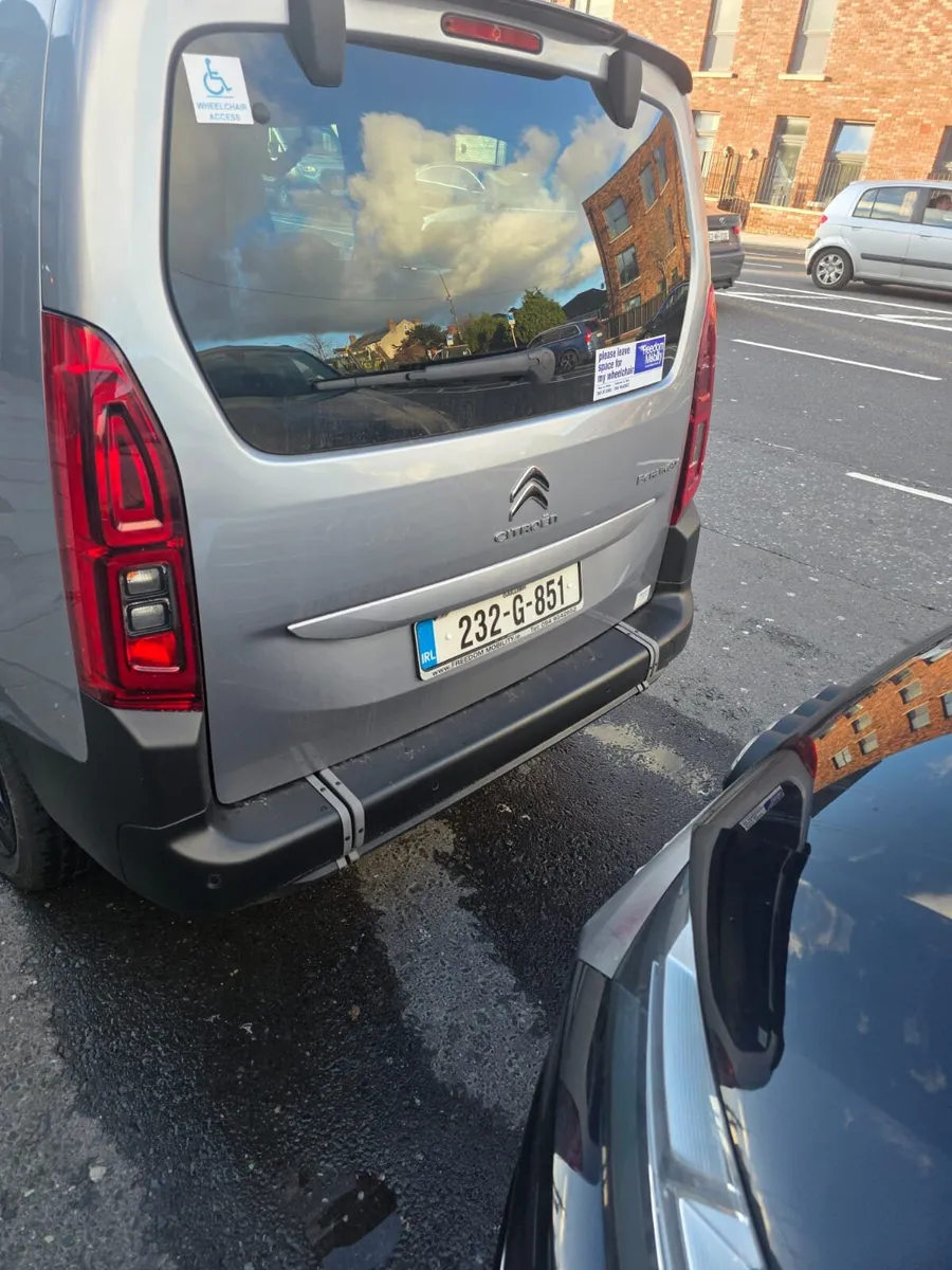 232 Citroën berlingo 7 seater wheelchair for rent - Image 3