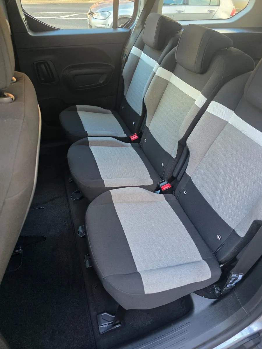 232 Citroën berlingo 7 seater wheelchair for rent - Image 1