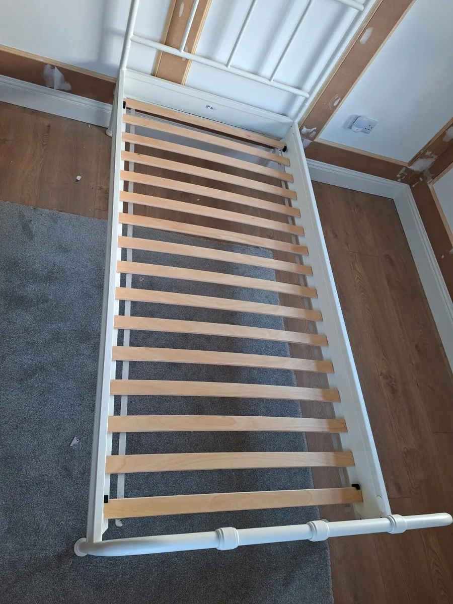 Single bed frame with mattress - Image 4