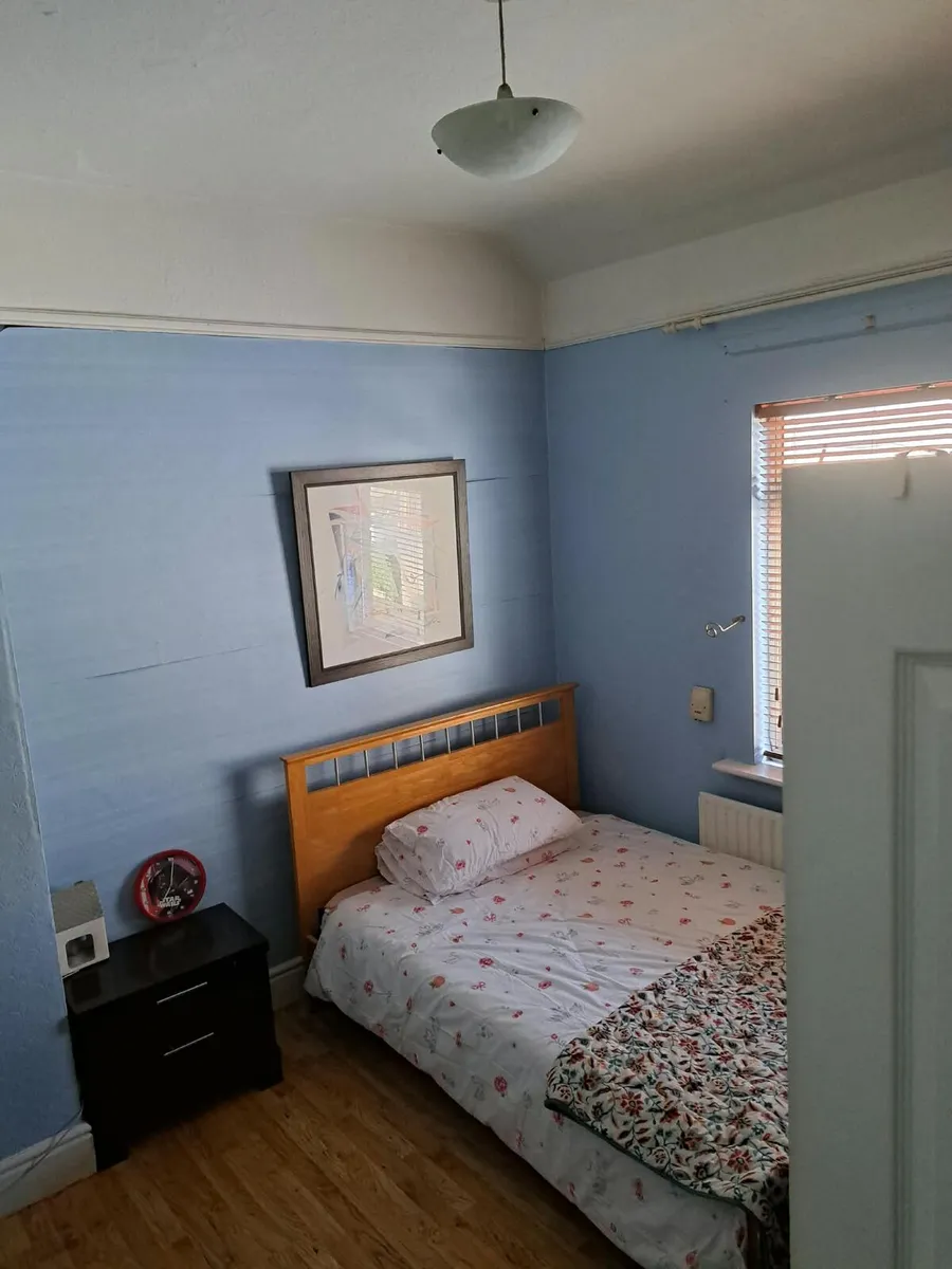 Room for rent - Image 3