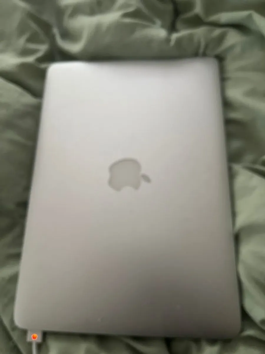 MacBook Pro Retina 13 inch i7 16GB RAM 256GB SSD - Image 2