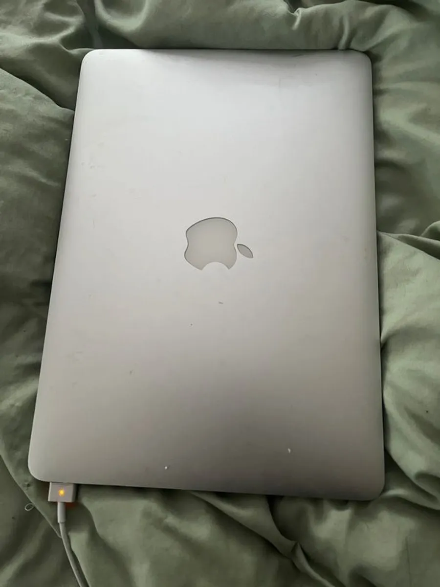 MacBook Pro Retina 13 inch i7 16GB RAM 256GB SSD - Image 3