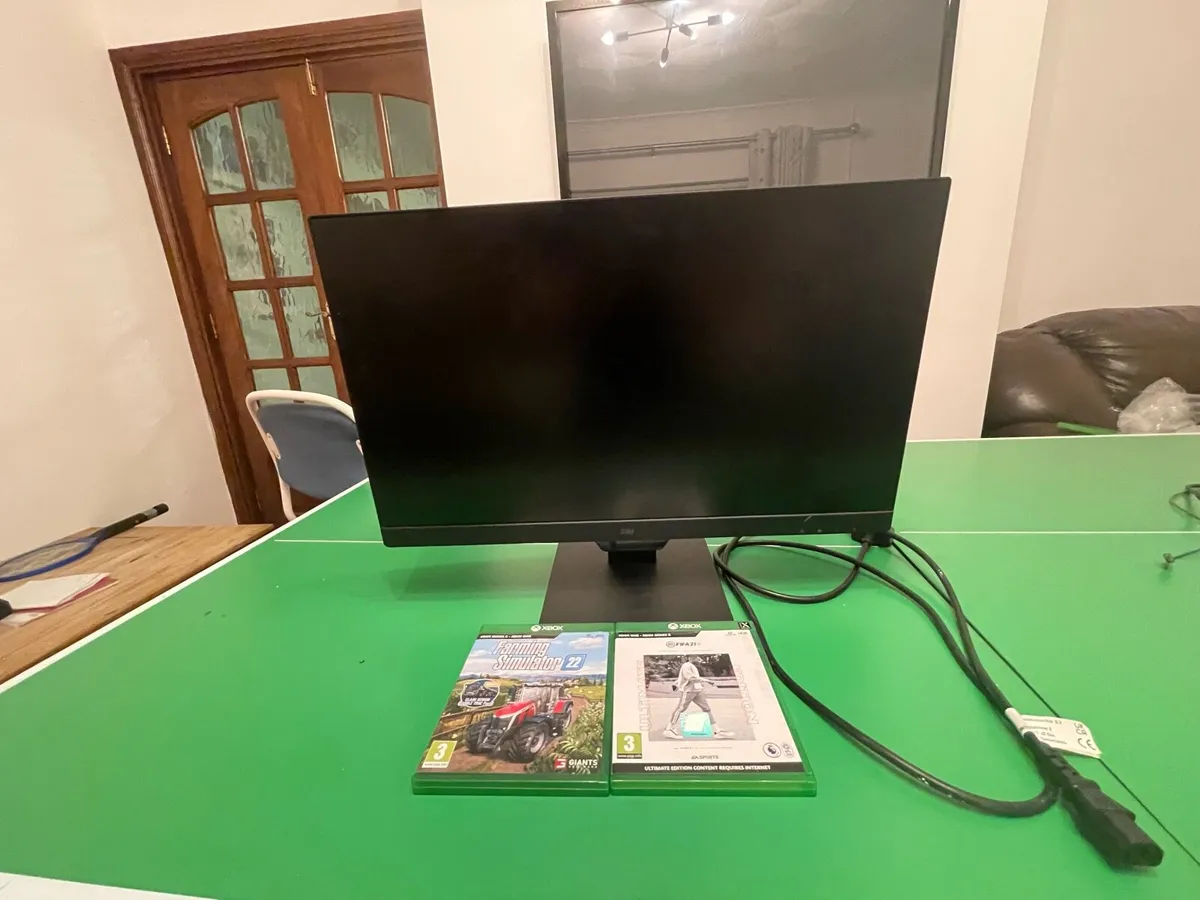 Xbox one for sale,monitor headphone 2 games includ - Image 4