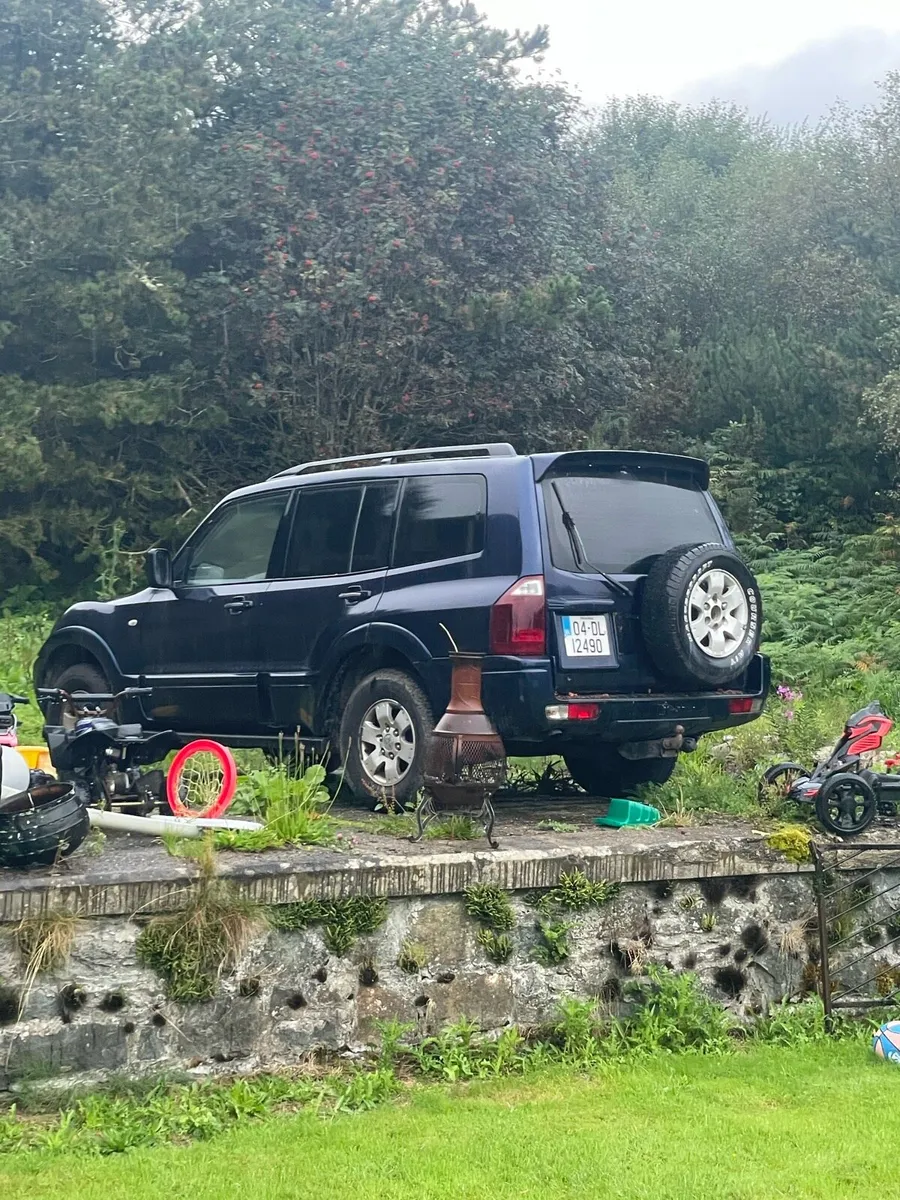Mitshibusi shogun crew cab - Image 1