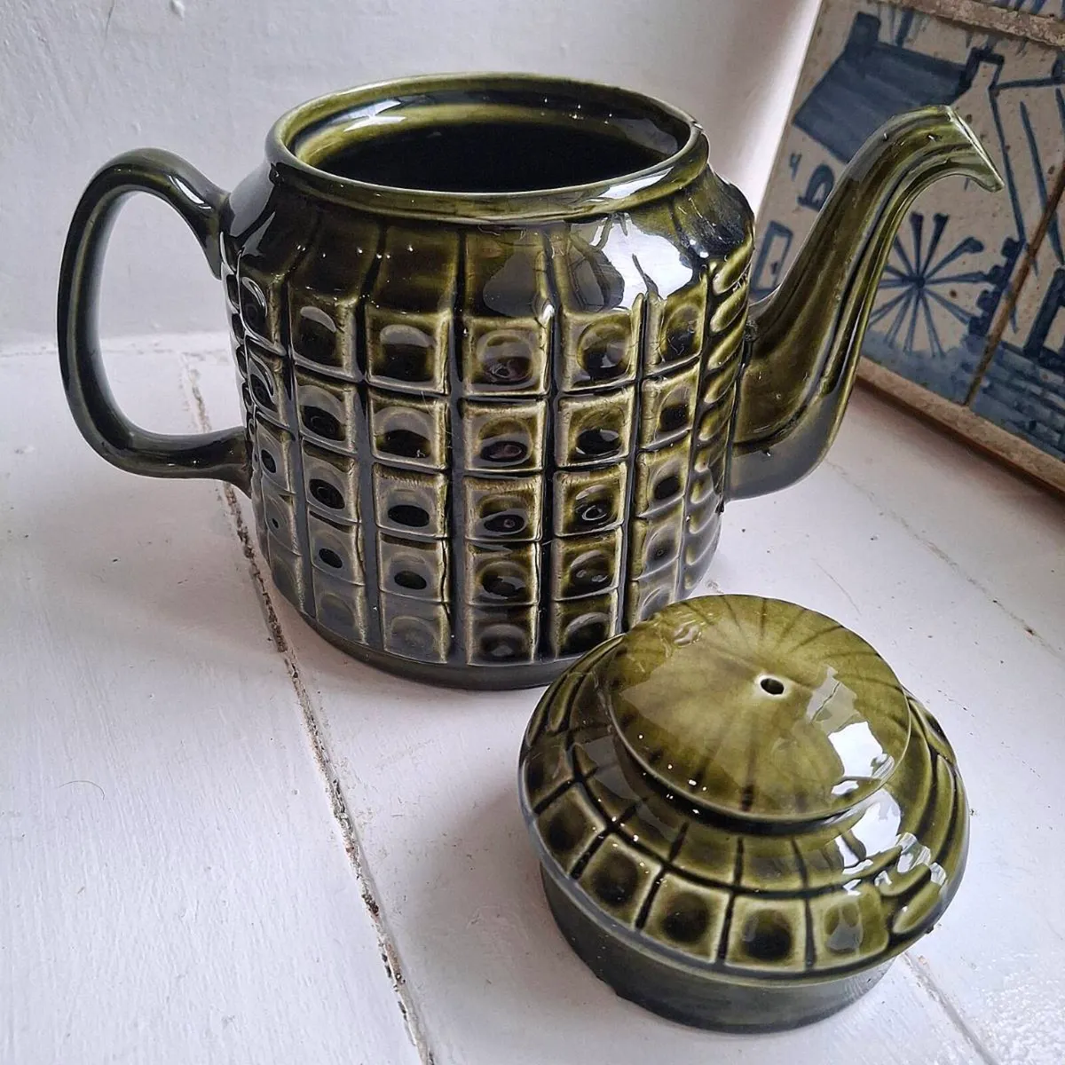 Vintage Price & Kensington "Wembley" Teapot - Image 1