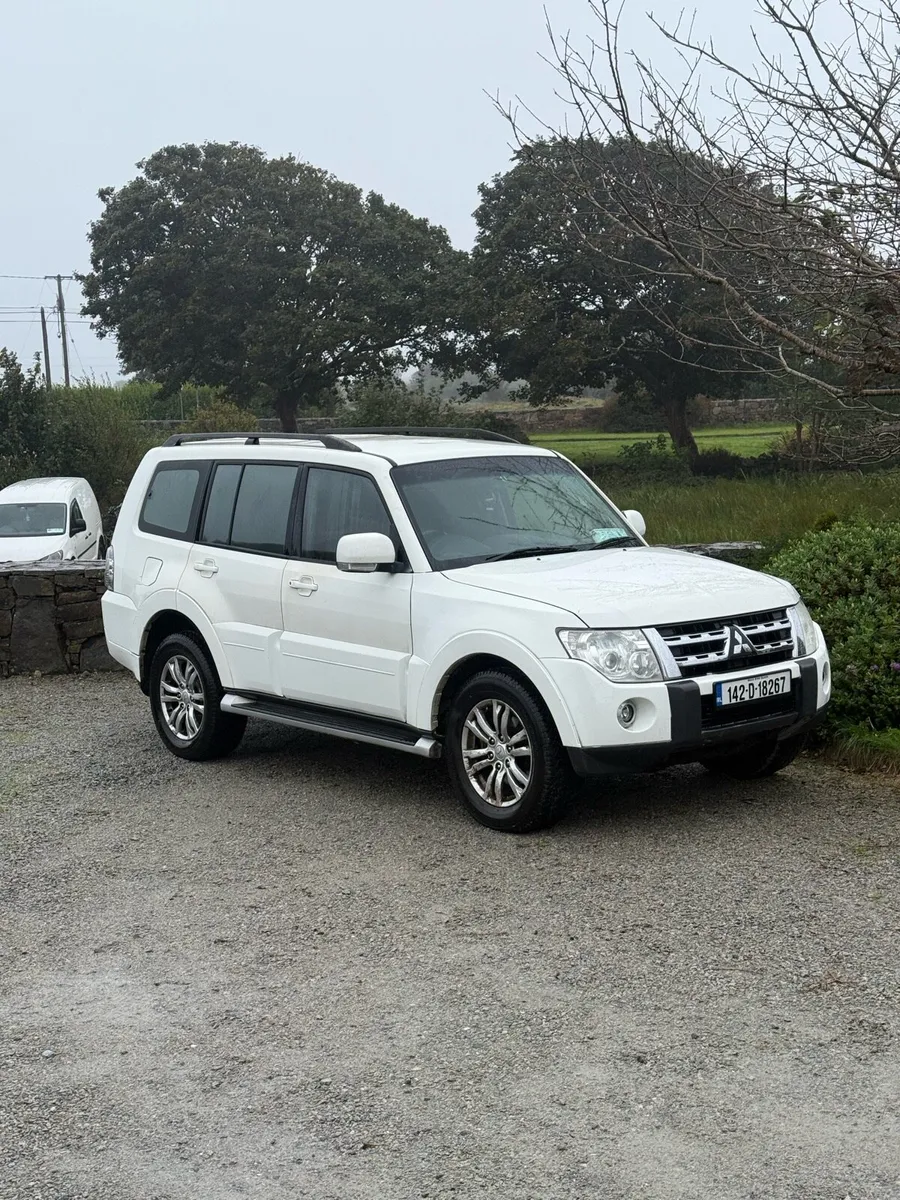 Mitsubishi Pajero new DOE 10/27 - Image 1