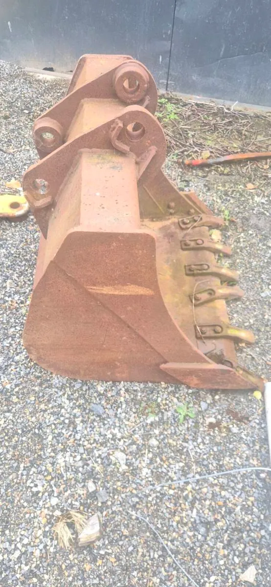3ft digging bucket - Image 1