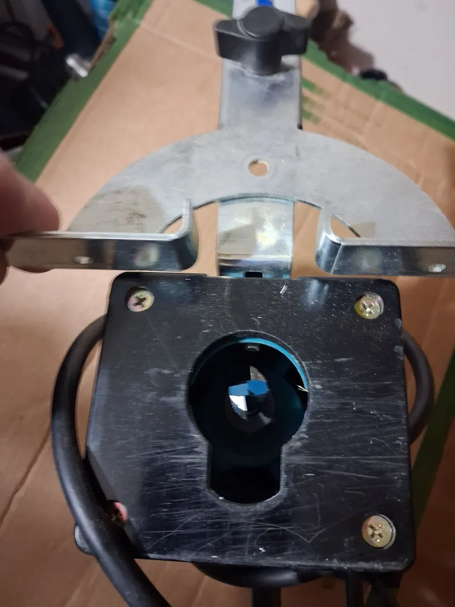 Makita Router 240 volt. - Image 4