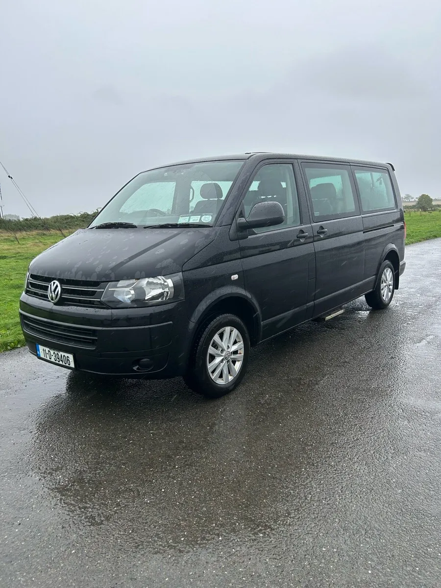 VW transporter shuttle - Image 1