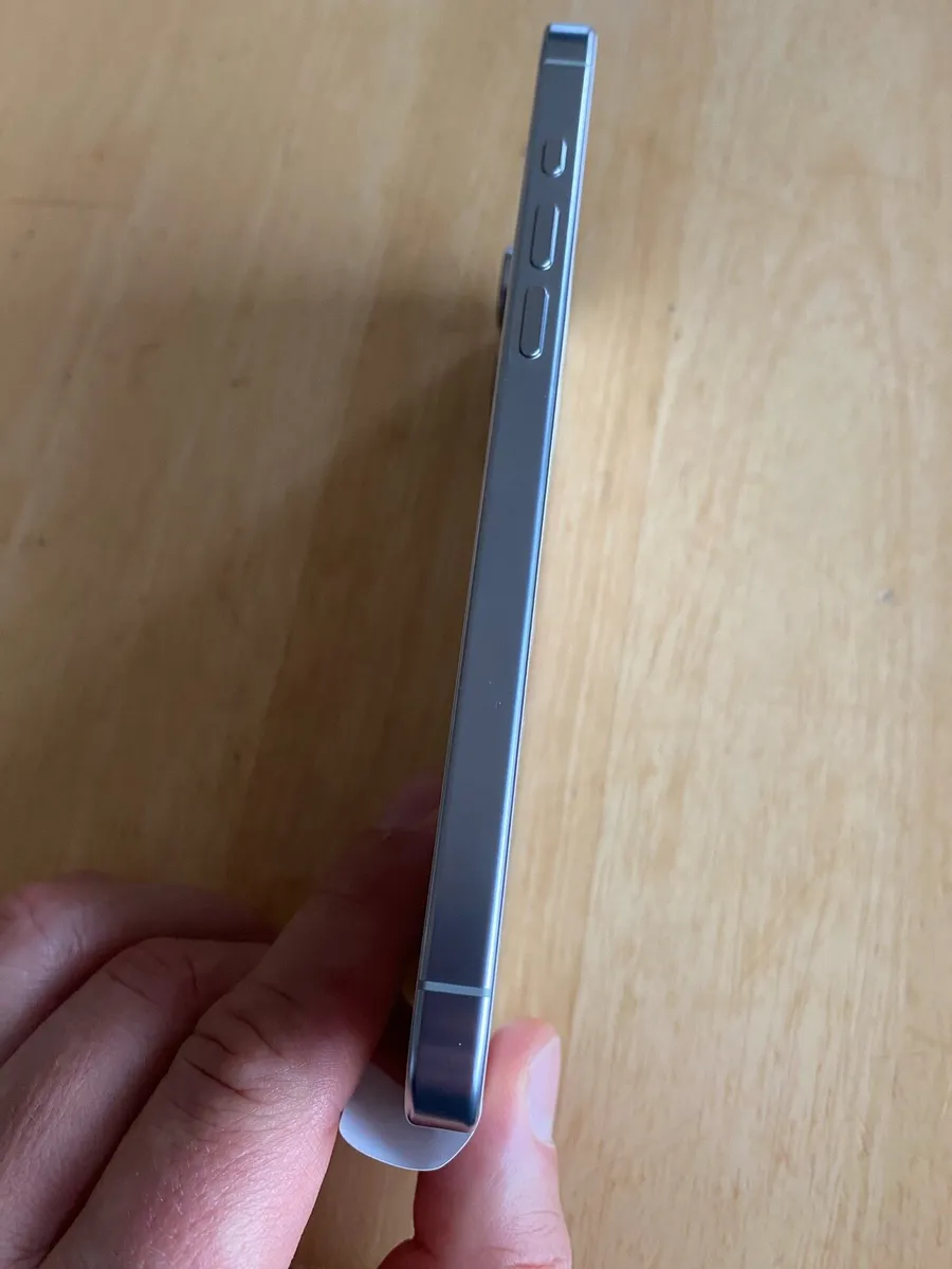 iPhone 16 pro Max - Image 3