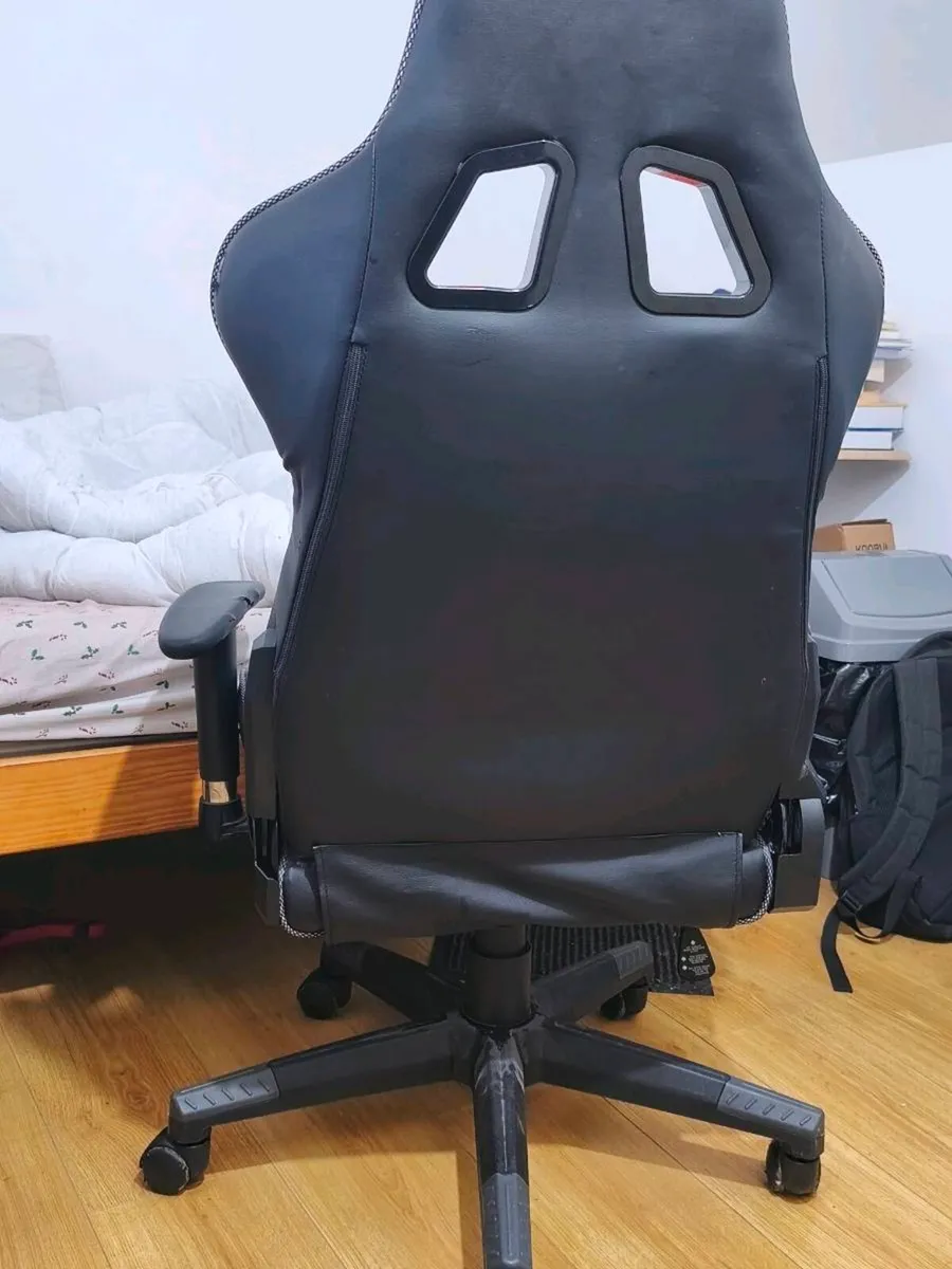 Gaming chair - Image 1