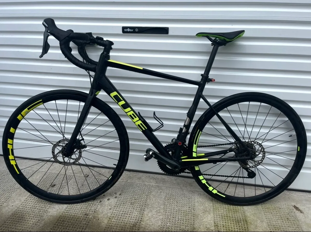 Cube Attain Bicycle - Image 1