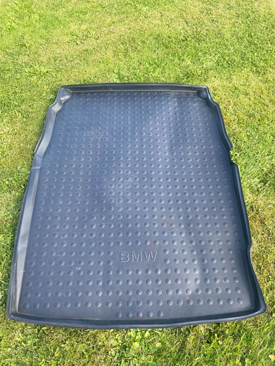 BMW 5 series boot liner - Image 2