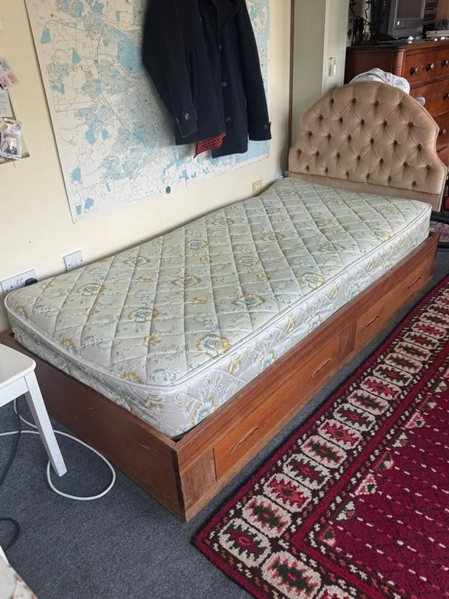 Wooden single bed with drawers - Image 2