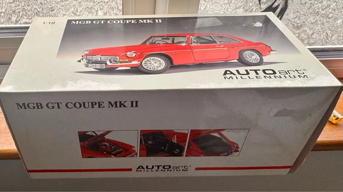 Diecast 1:18  escort RS, Audi ,mGB GT - Image 2