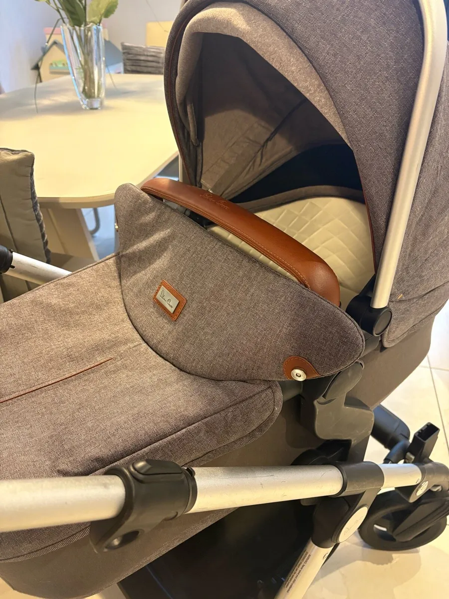 Silver cross wave travel system - Image 2