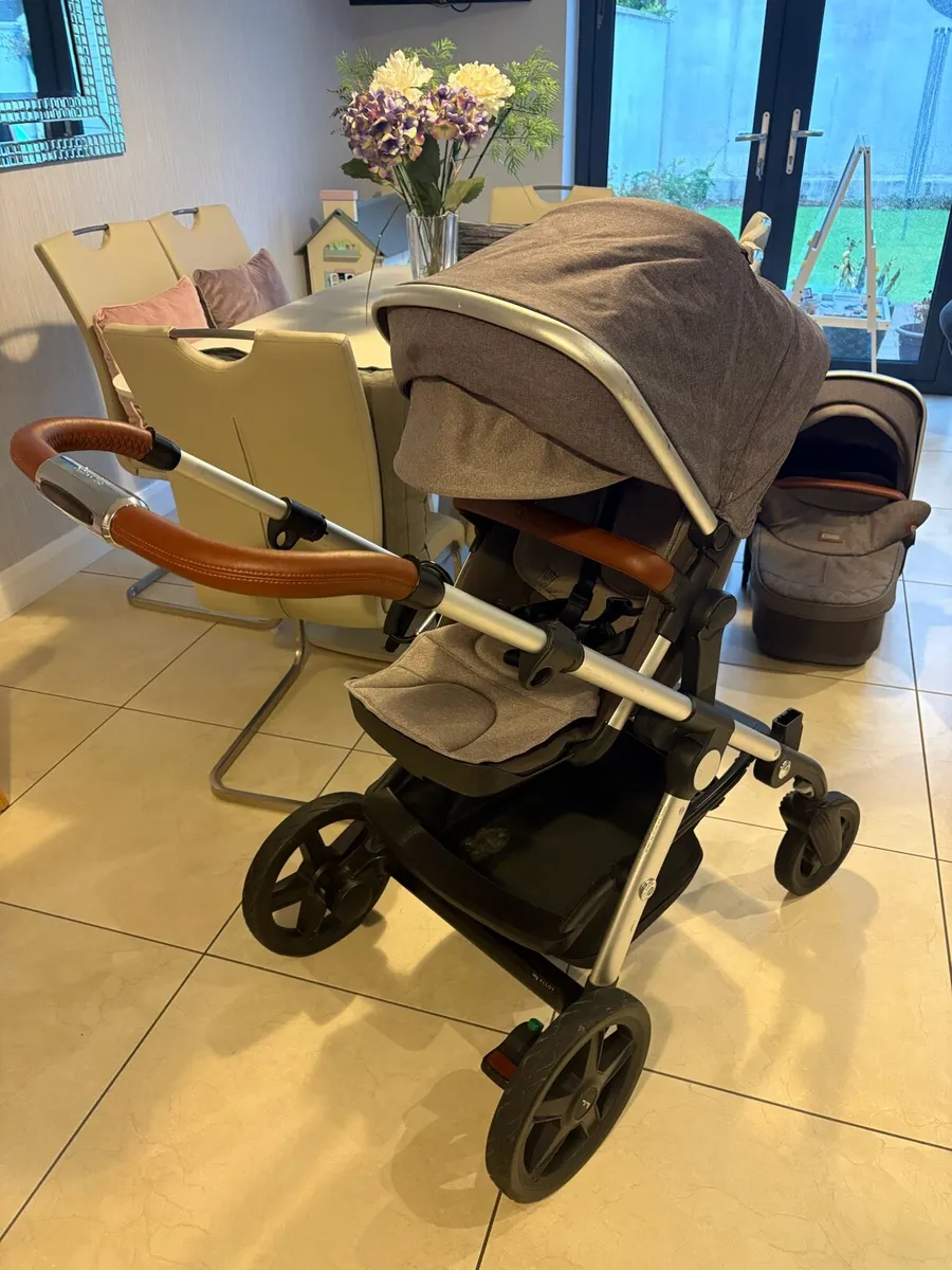 Silver cross wave travel system - Image 3
