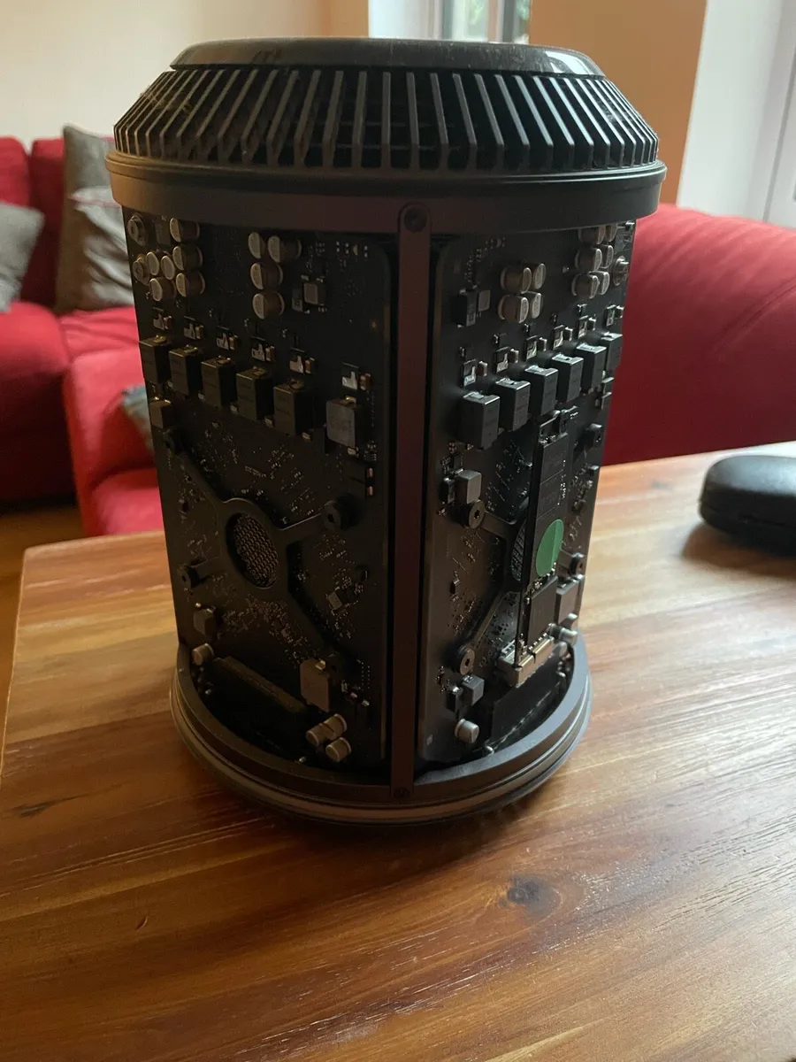 Mac Pro 6,1 - Image 2