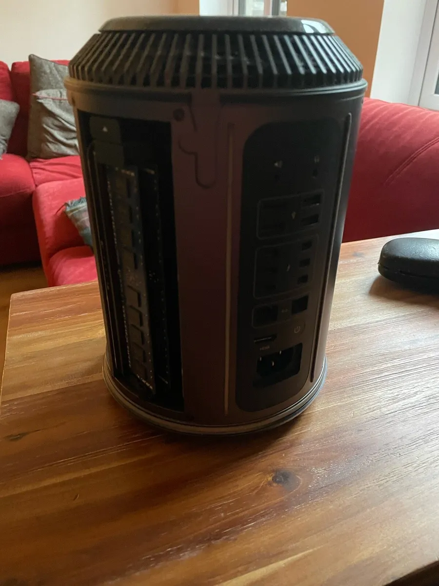 Mac Pro 6,1 - Image 3