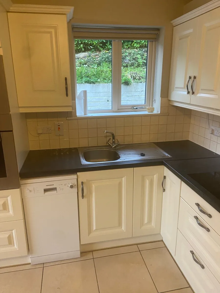 Kitchen - Image 4