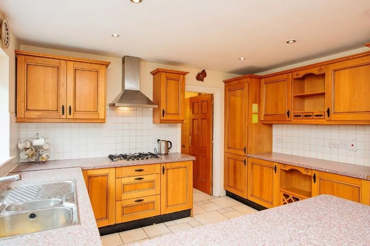 Oak kitchen and utility for sale - Image 3