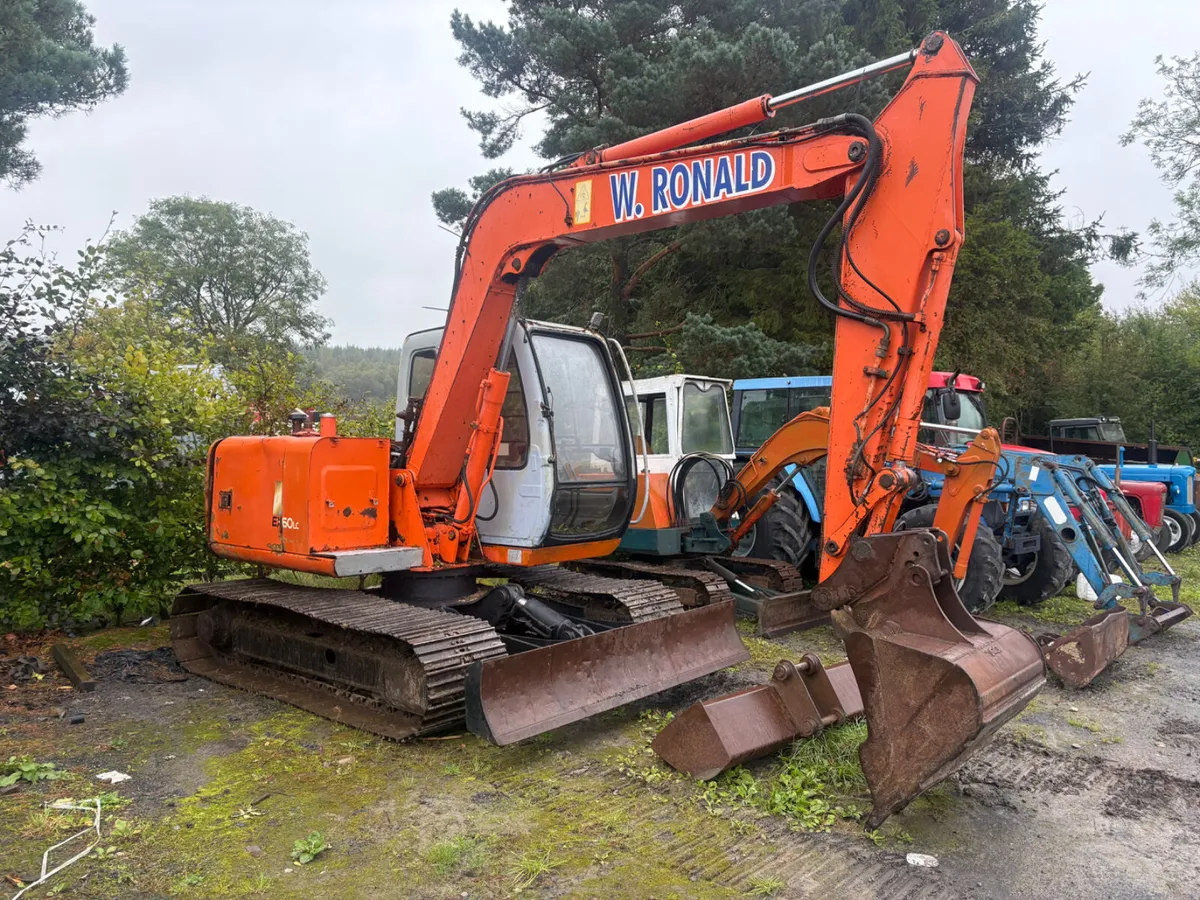 Hitachi ex60 - Image 1