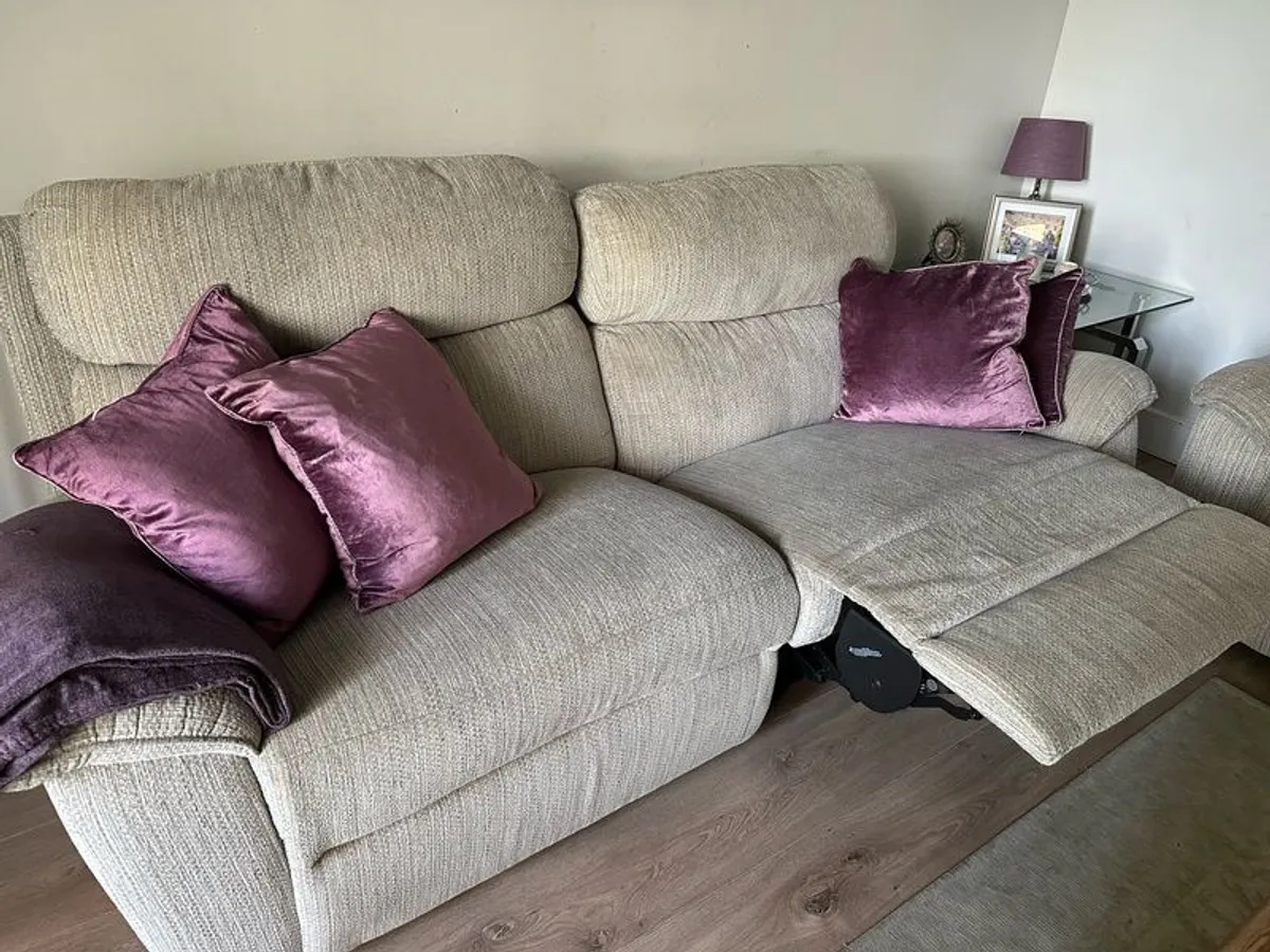 3 Seater Recliner Sofa & Matching 2 Seater Sofa - Excellent Condition - Image 3