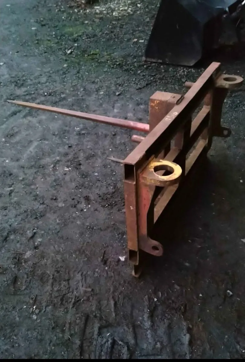 MATBRO BALE SPIKE - Image 1