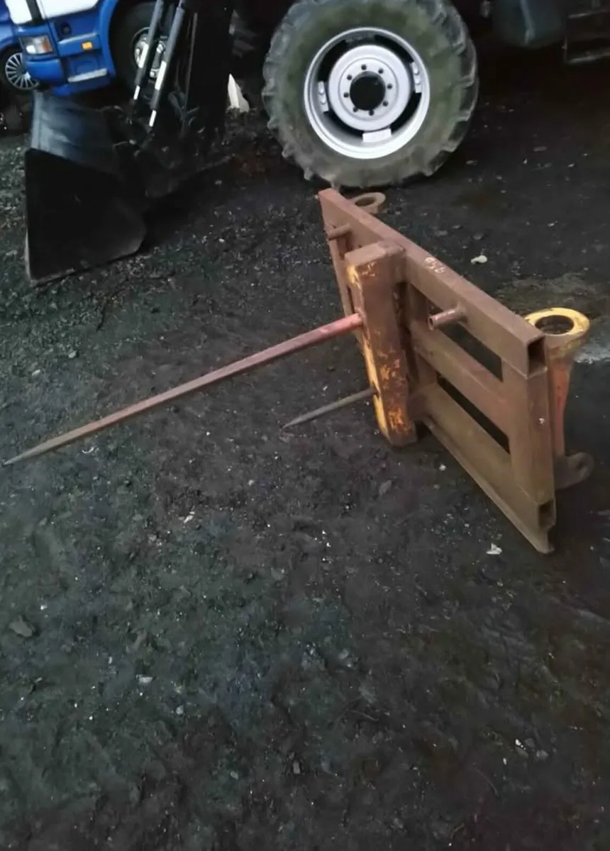 MATBRO BALE SPIKE - Image 2