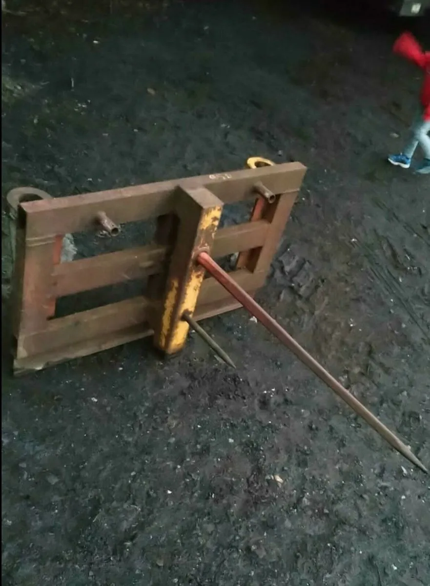 MATBRO BALE SPIKE - Image 3