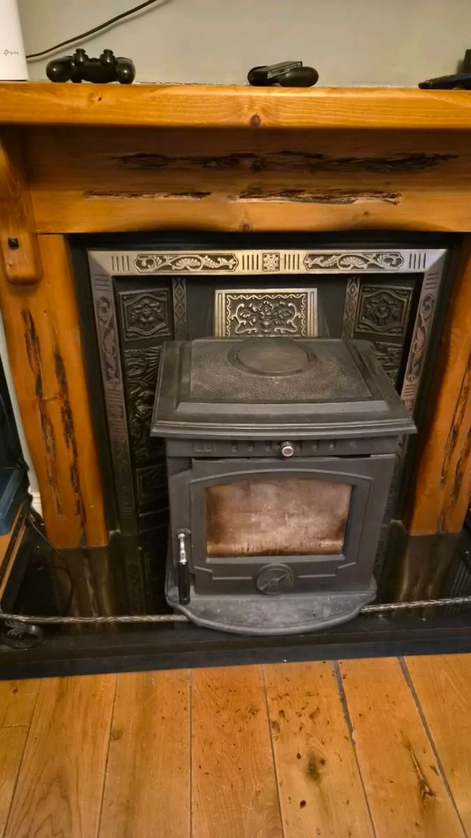 Wood burning stove - Image 1