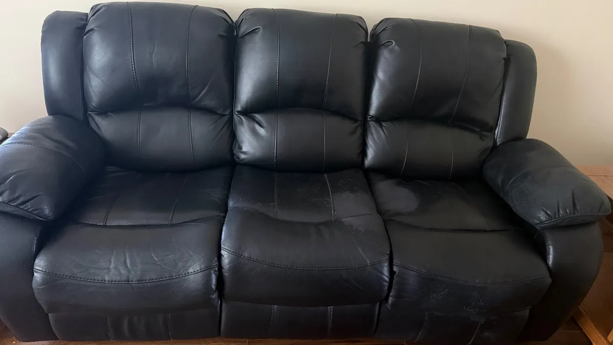 Suite of furniture - Image 2