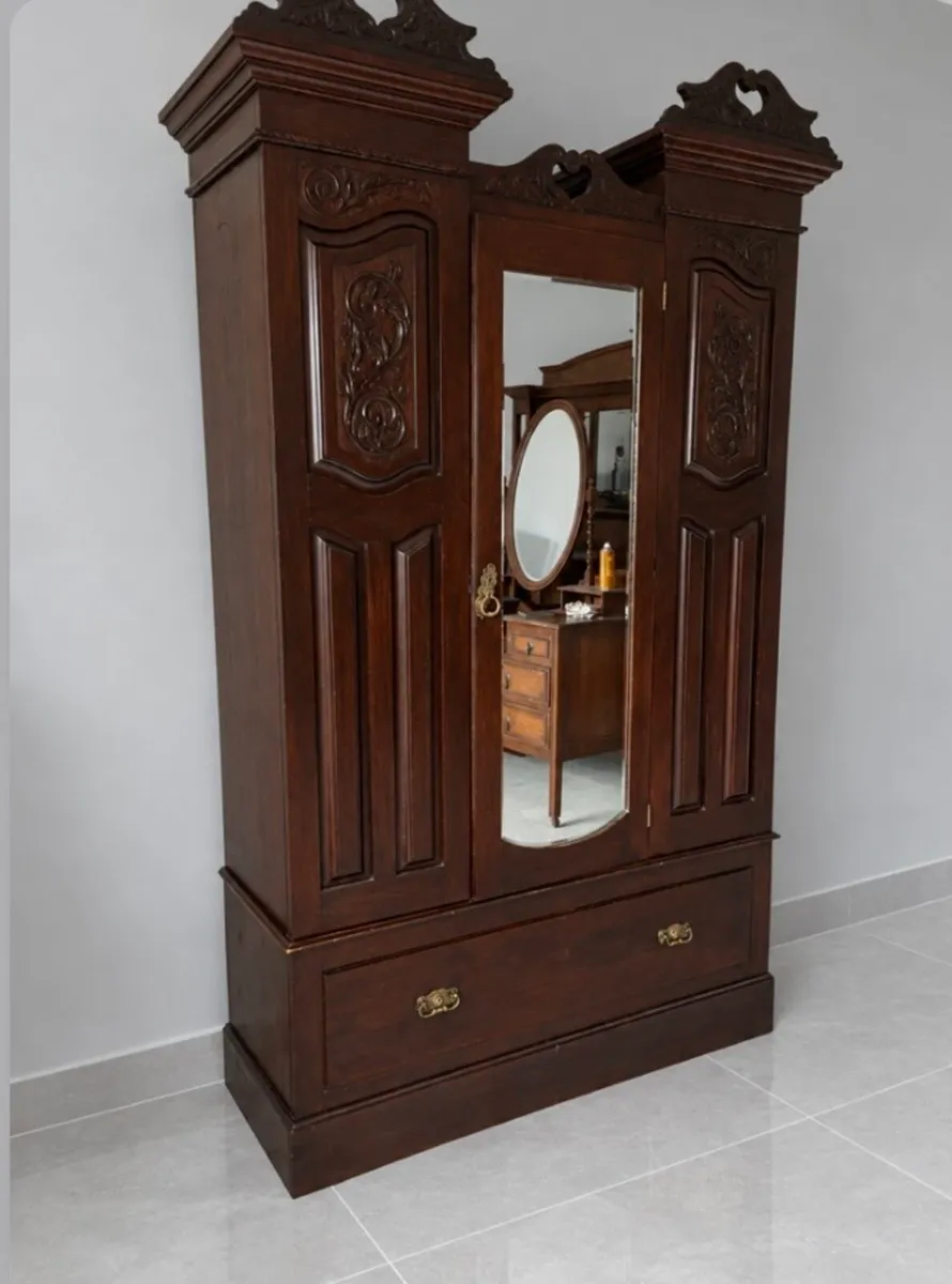 Victorian Flamed mahogany wardrobe