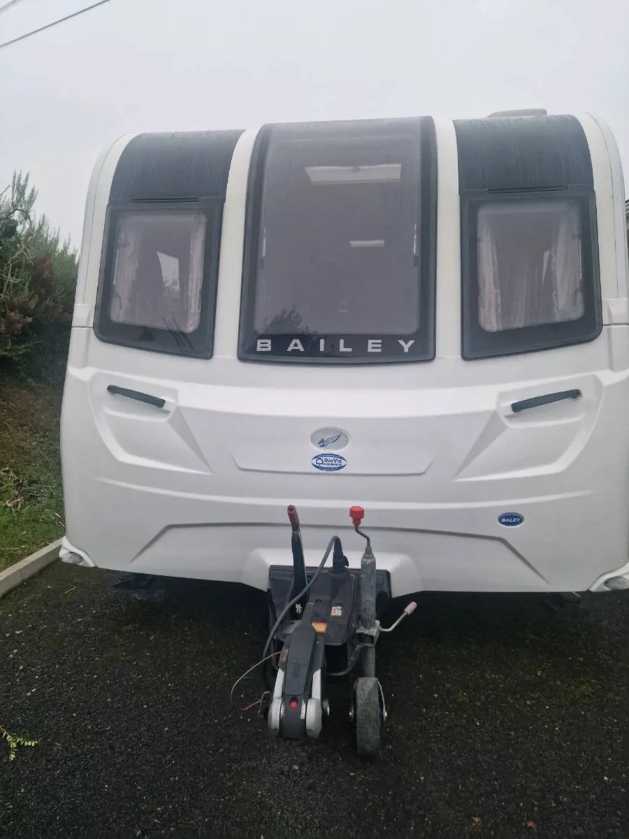 2019 Bailey Pegasus Grande Brindisi 8ft Island Bed - Image 1