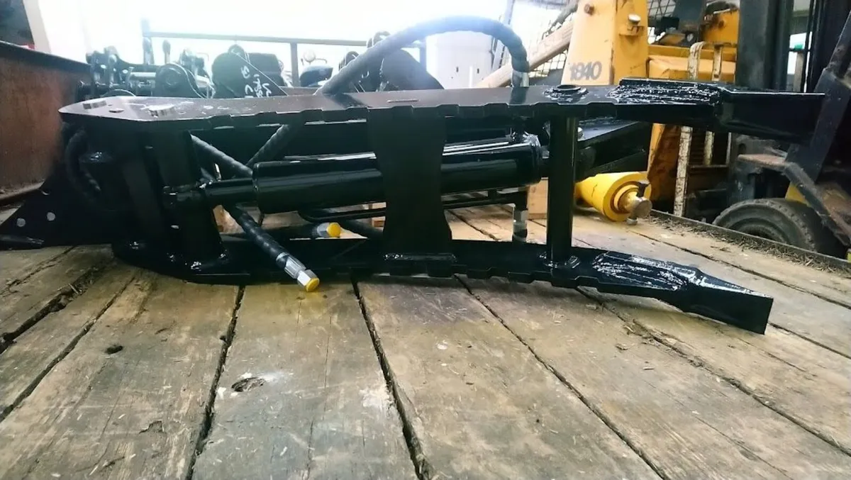 3 TON MINI DIGGER HYDRAULIC THUMB - Image 2