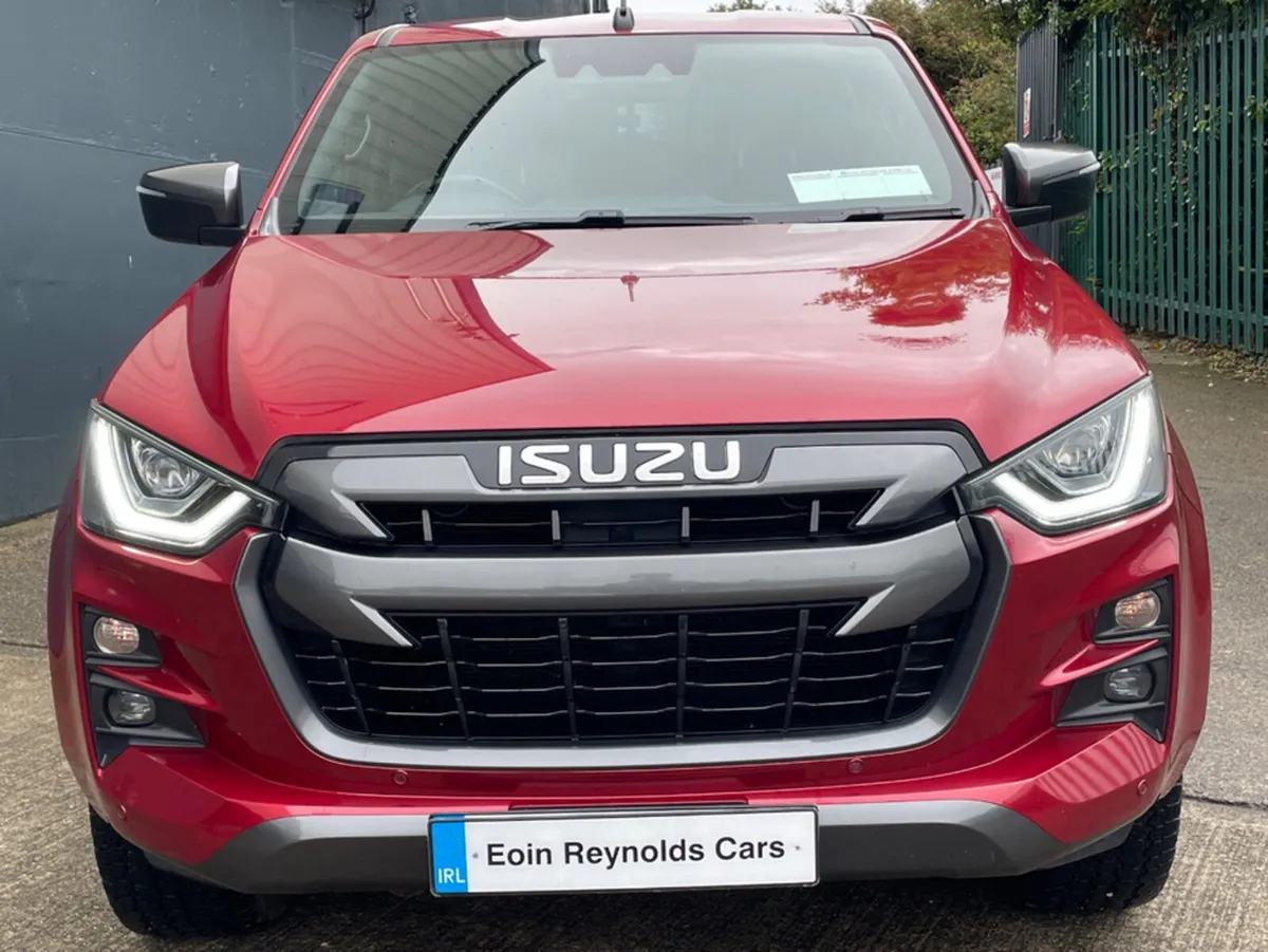 Isuzu D-Max 212 V-CROSS AUTO DCB HIGH SPEC! 1 OWNE - Image 2