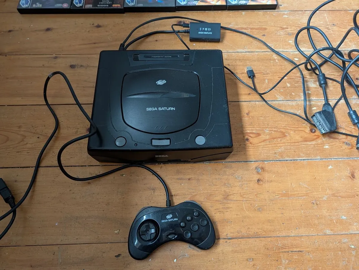Sega Saturn console bundle + 2 PS1 MSGS Games - Image 2