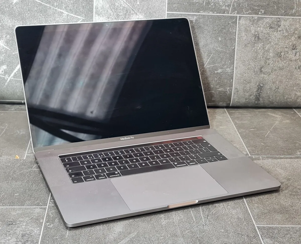 2019 Apple 15" MacBook Pro A1990 I7 16GB 512GB SSD - Image 1